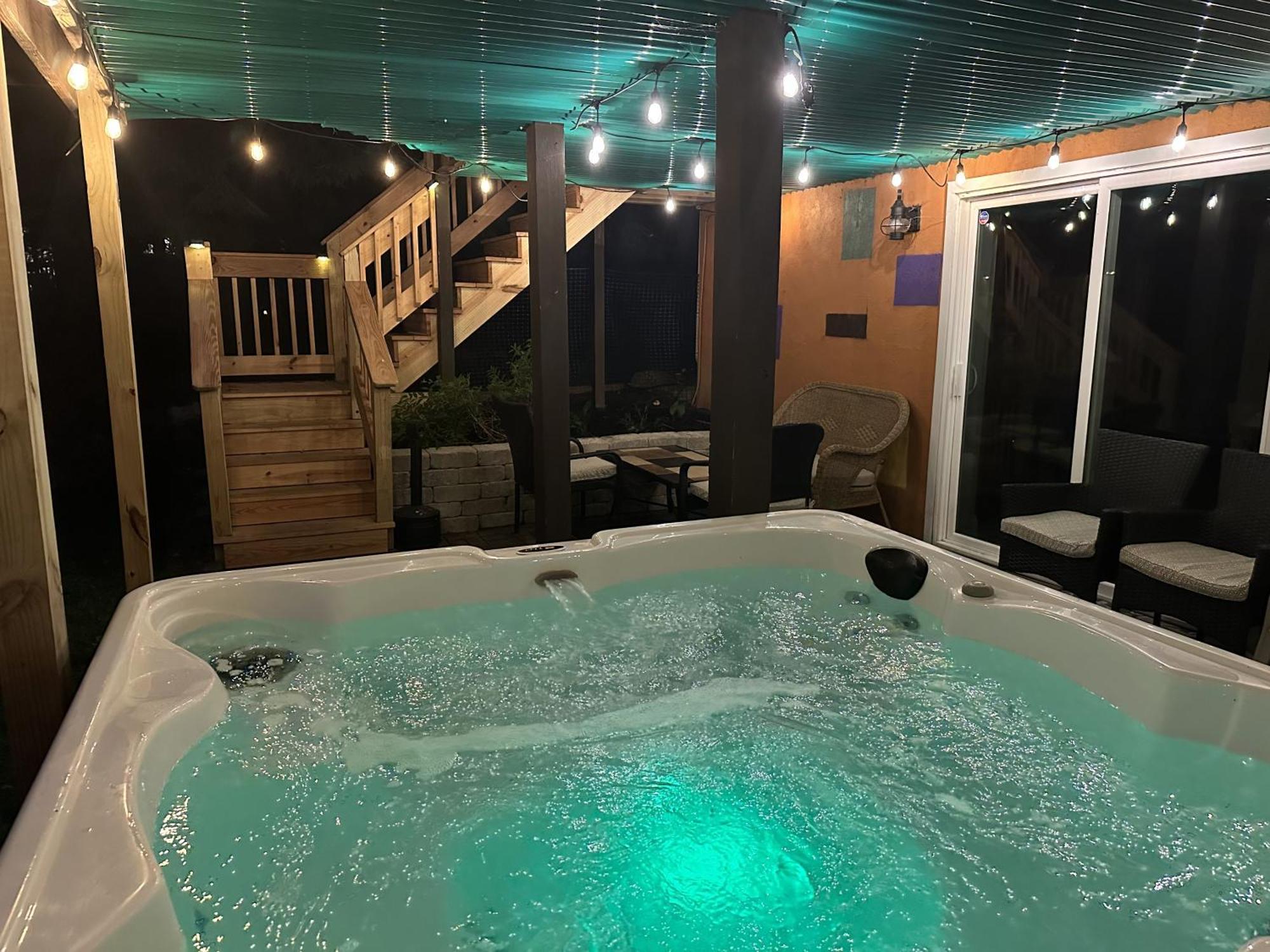 Wow!! Ultimate Pocono Retreat, Hot Tub, Game Room, Deck, Lakes, Skiing, Pools Long Pond Ngoại thất bức ảnh