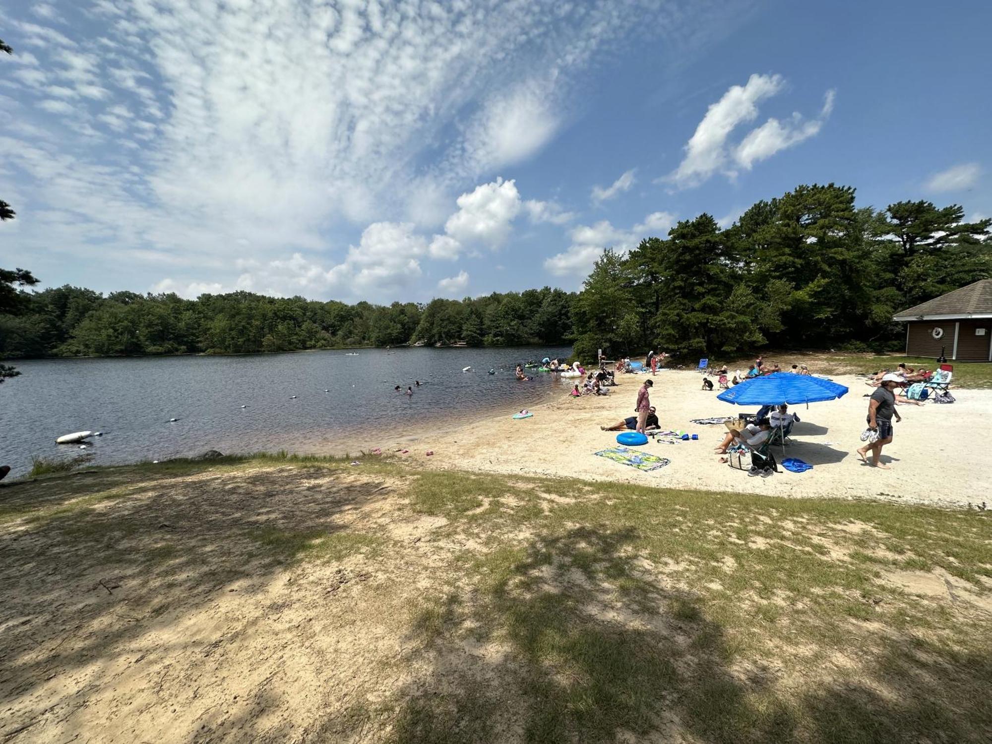 Wow!! Ultimate Pocono Retreat, Hot Tub, Game Room, Deck, Lakes, Skiing, Pools Long Pond Ngoại thất bức ảnh