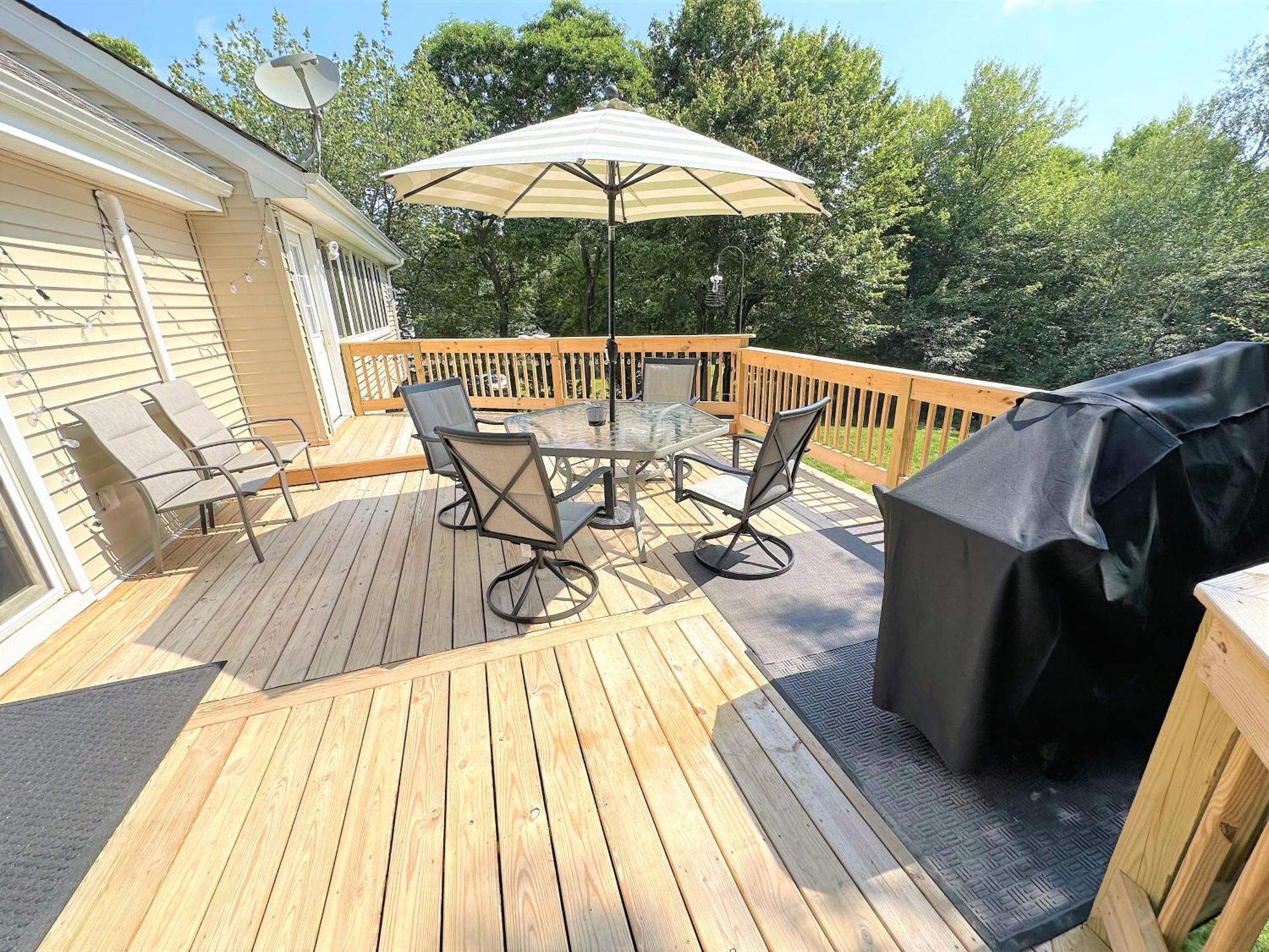 Wow!! Ultimate Pocono Retreat, Hot Tub, Game Room, Deck, Lakes, Skiing, Pools Long Pond Ngoại thất bức ảnh
