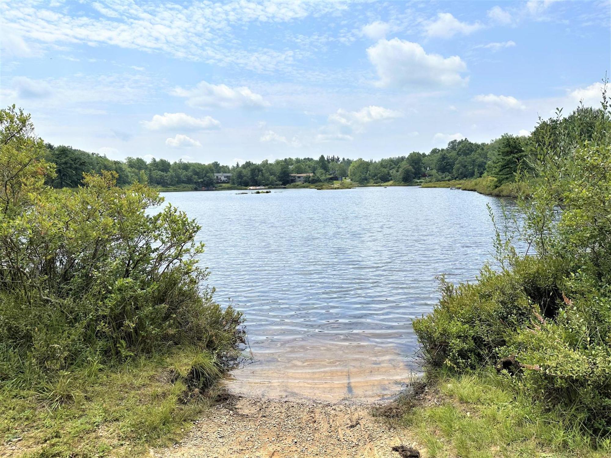 Wow!! Ultimate Pocono Retreat, Hot Tub, Game Room, Deck, Lakes, Skiing, Pools Long Pond Ngoại thất bức ảnh