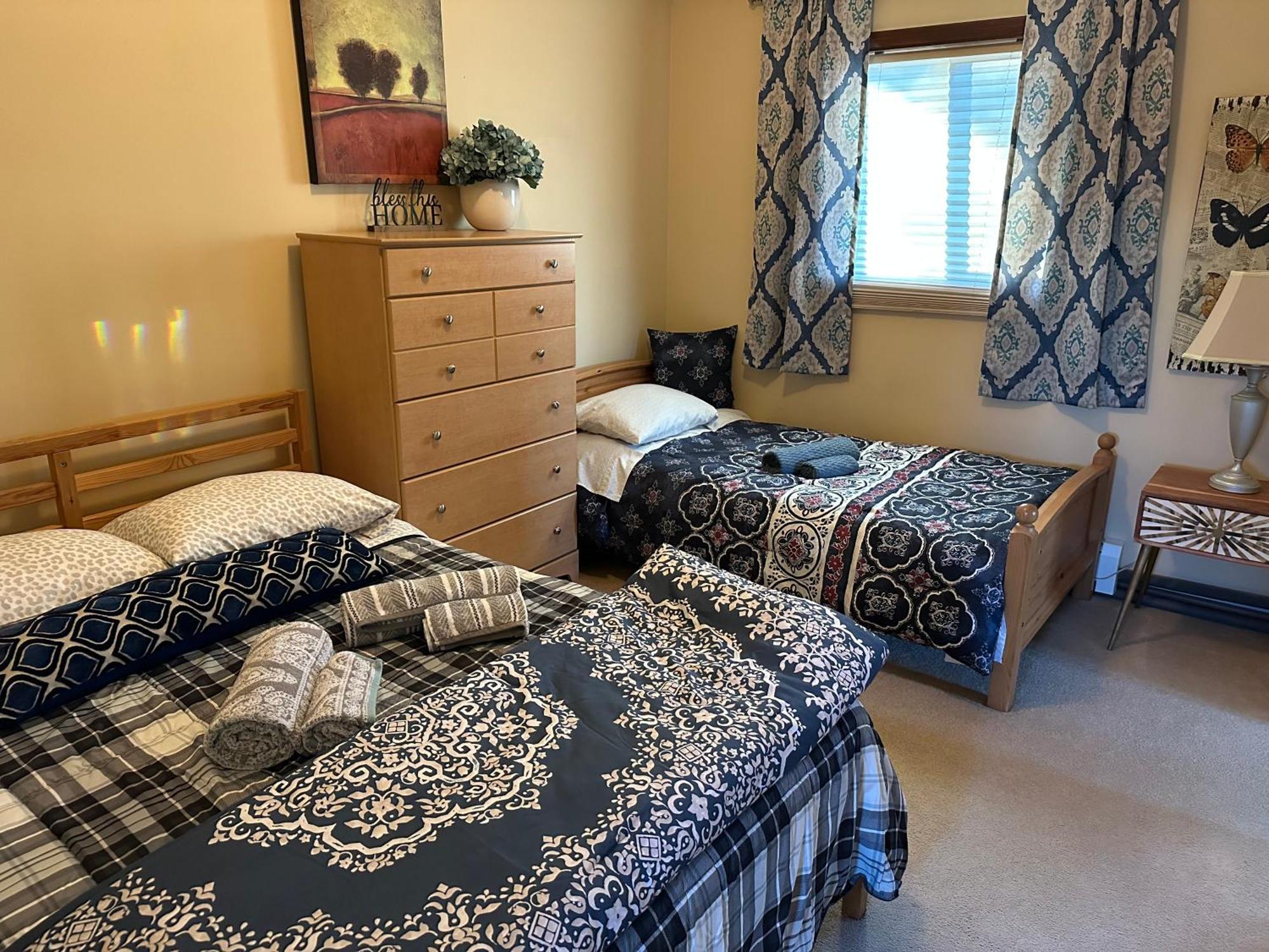 Wow!! Ultimate Pocono Retreat, Hot Tub, Game Room, Deck, Lakes, Skiing, Pools Long Pond Ngoại thất bức ảnh